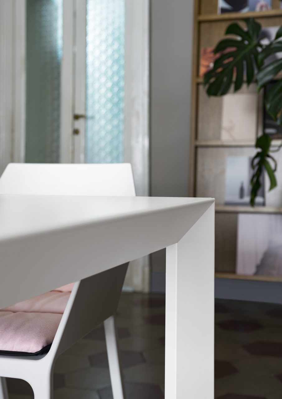 Kristalia_Nori_table-spiridon-sudio-tournai-rallonges